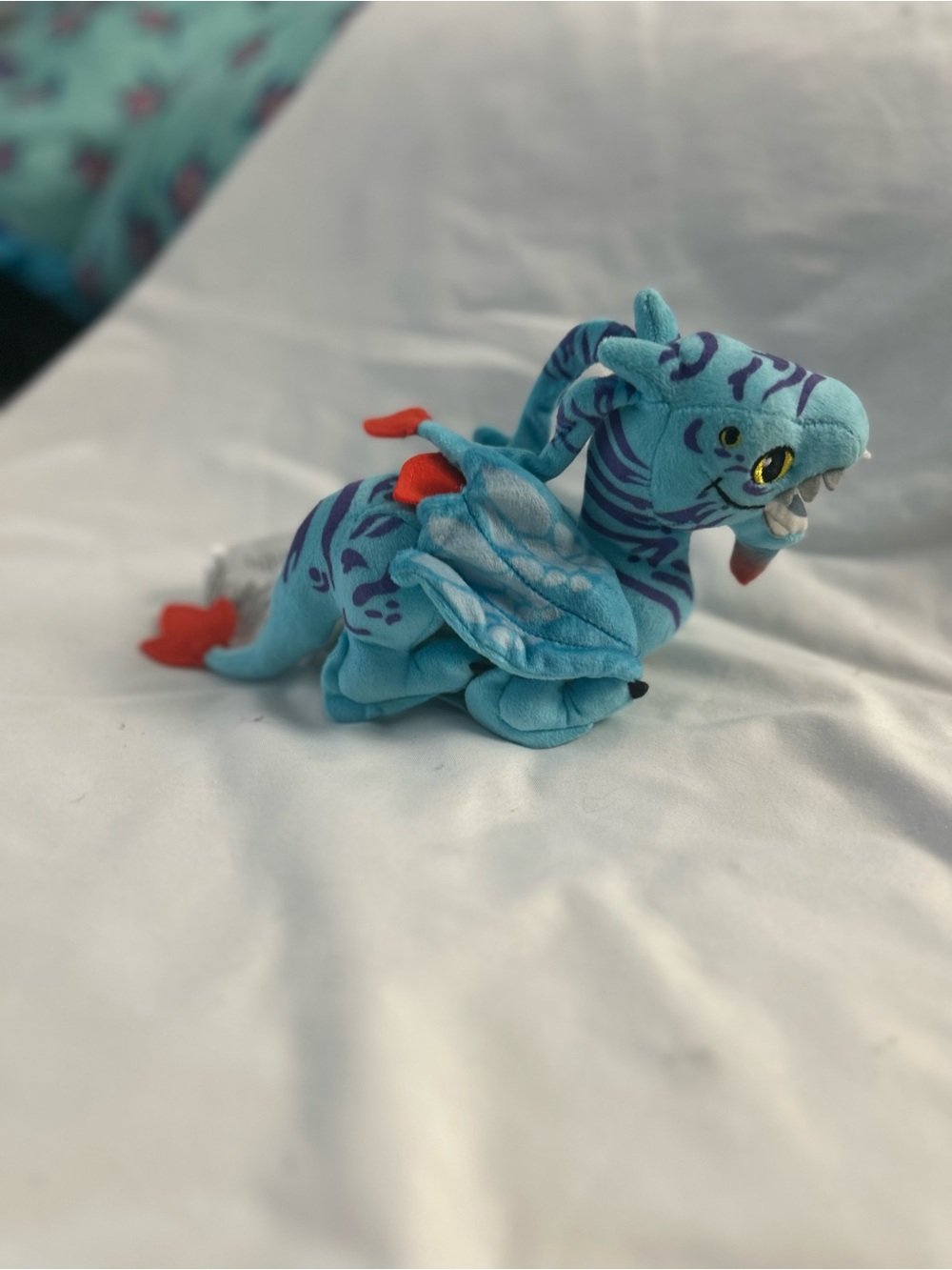 Disney Parks World of Pandora Blue Avatar Banshee magnetic shoulder plush